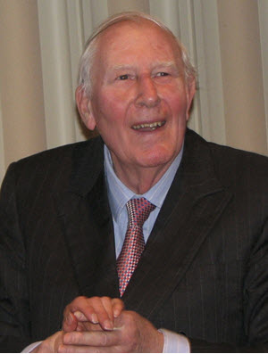 Sir Roger Bannister at the prize presentation of the 2009 Teddy Hall relay race.
